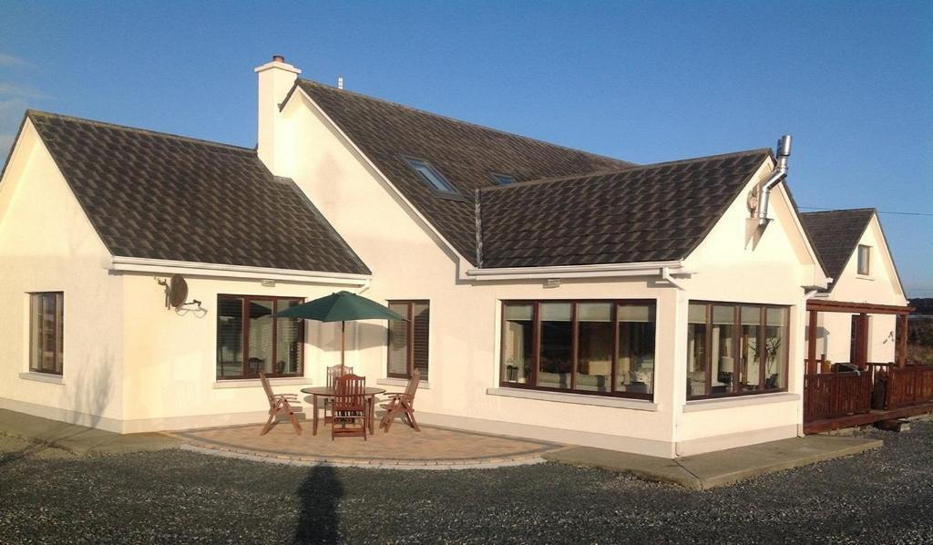 4 Bedroom Holiday Home Overlooking The Sea In Connemara Rossaveel Esterno foto